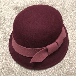 Wool Jessica Simpson winter hat - maroon